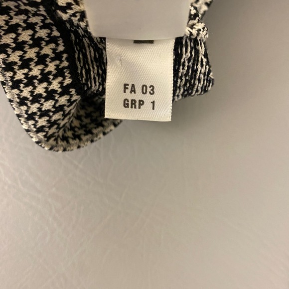 St. John‎ Collection Houndstooth Knit Blazer Jacket Size 10 Gold Button Classic - Picture 6 of 16